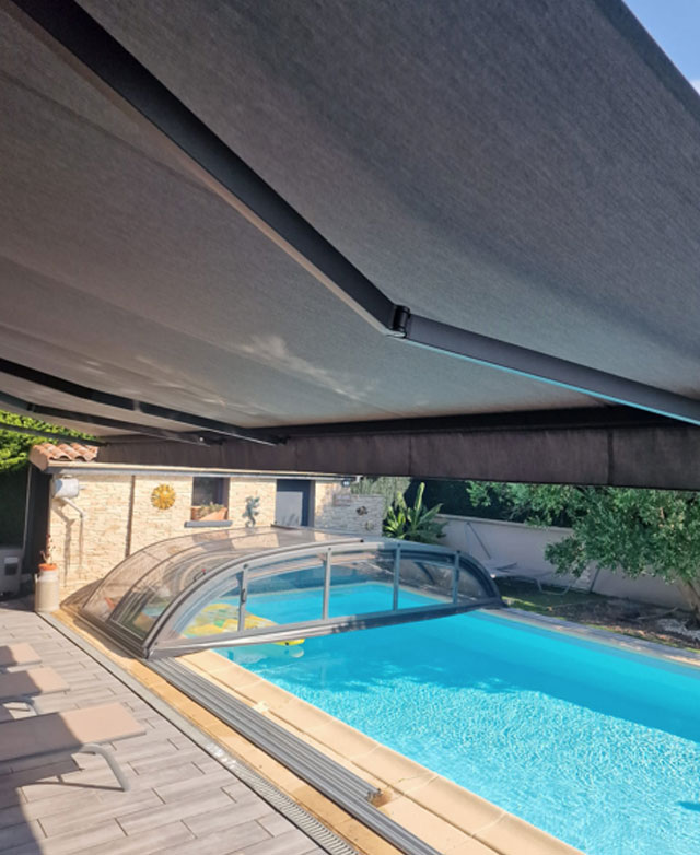 Store banne monobloc Moravio