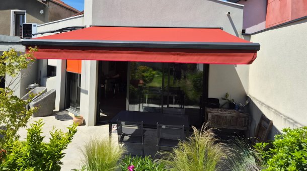 Store coffre Sonoma anthracite avec toile Dickson Orchestra 8207 Chataigne