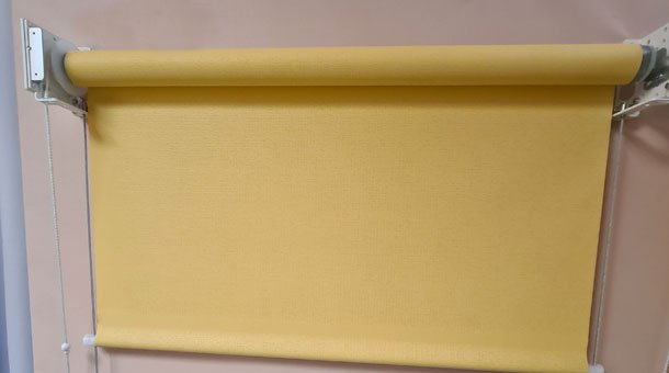 Store vertical Flora avec toile Soltis jaune