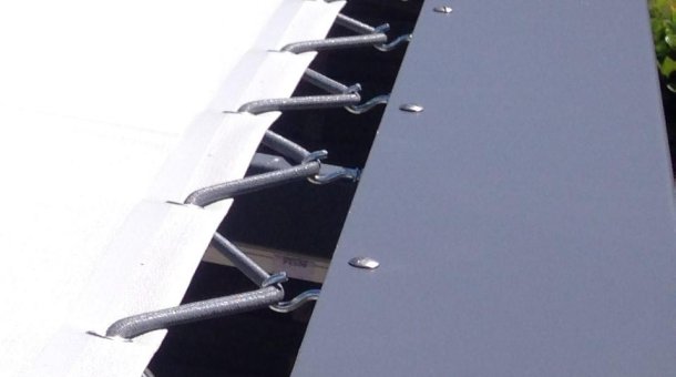 Toile de pergola avec oeillets et sandow